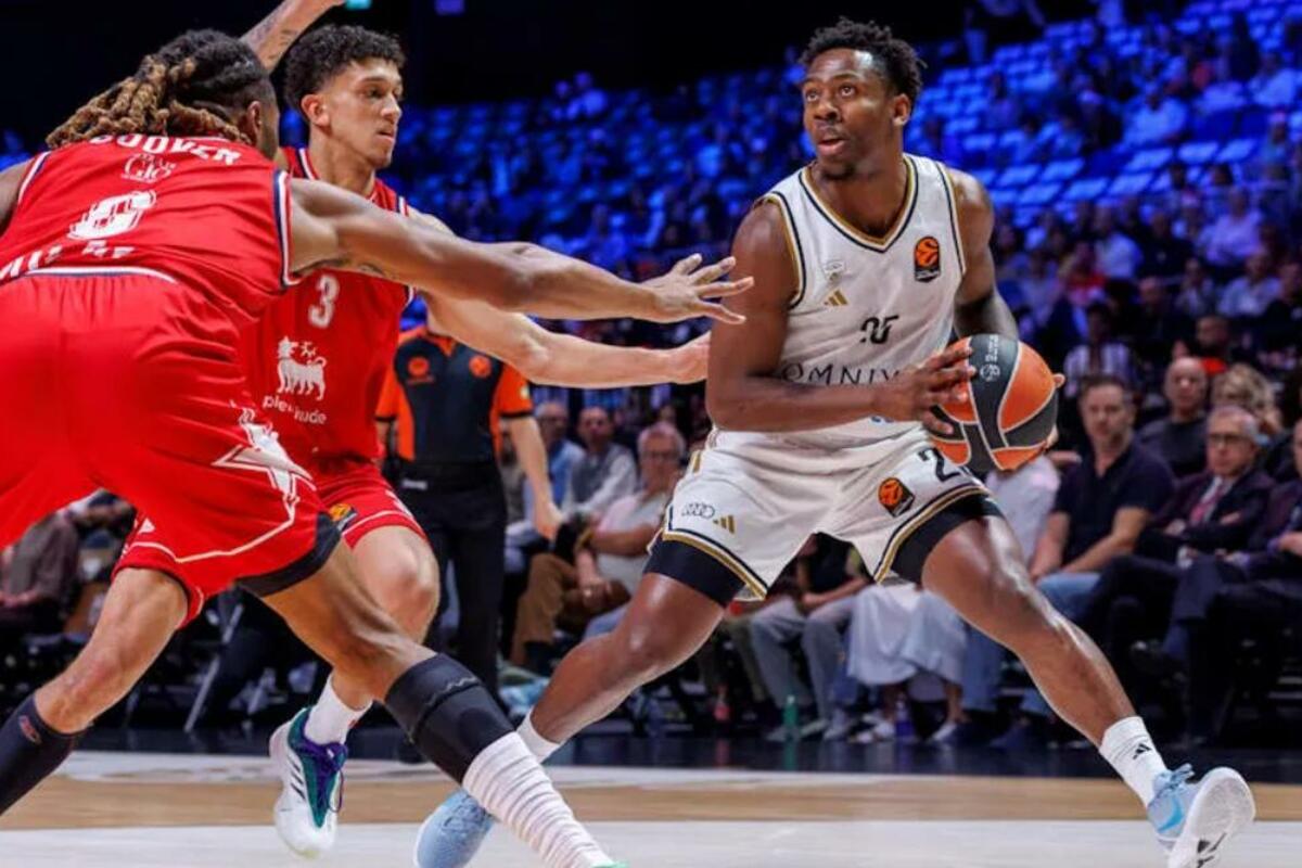 Crvena zvezda poražena u Parizu, Rajt se istakao još jednom