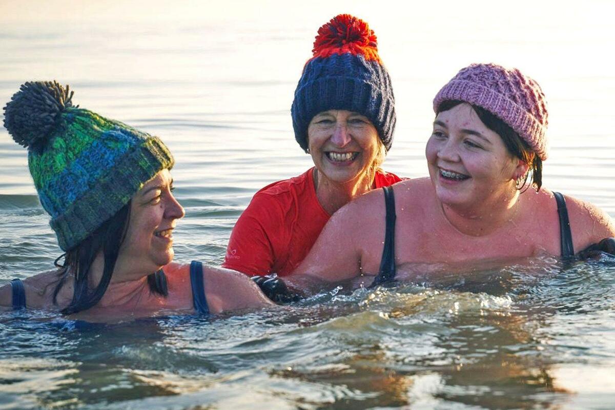 Hladna voda i zdravlje: Zimski trendovi koji osvajaju Crnu Goru