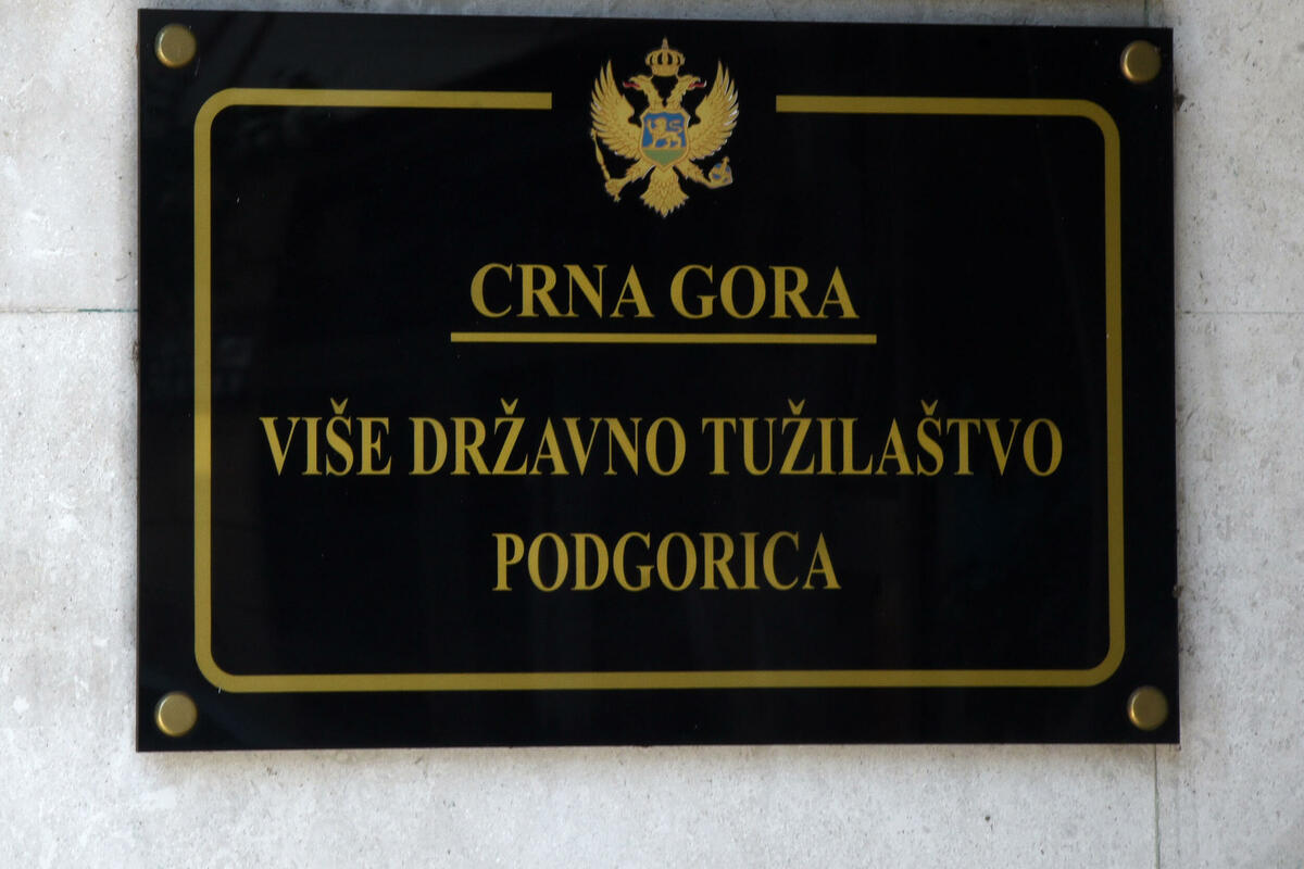 Istraga zbog grafita na Ambasadi BiH u Podgorici: Veličanje genocida izazvalo oštre reakcije