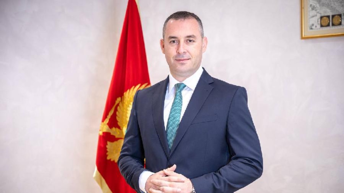 Ministar Šćekić odaje priznanje crnogorskim kik-bokserima