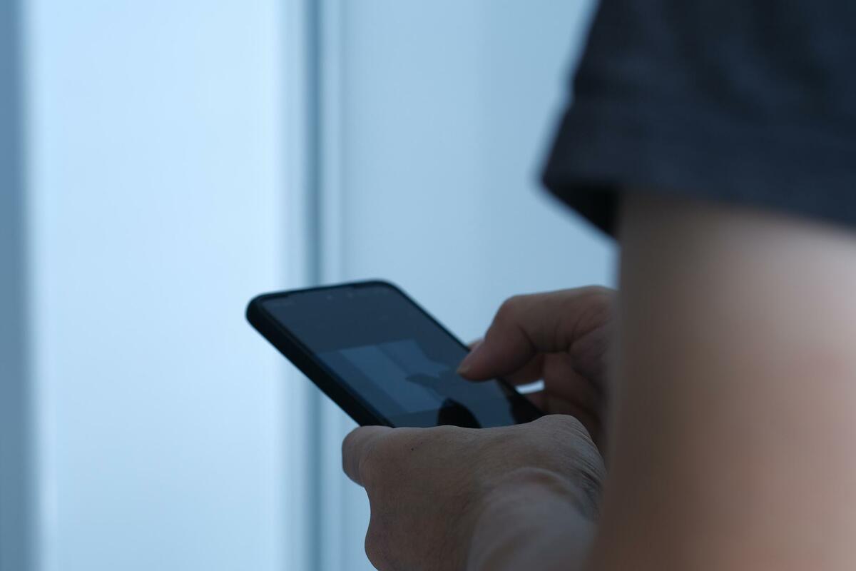 Njujork uvodi upozorenja na društvenim mrežama o mentalnom zdravlju mladih