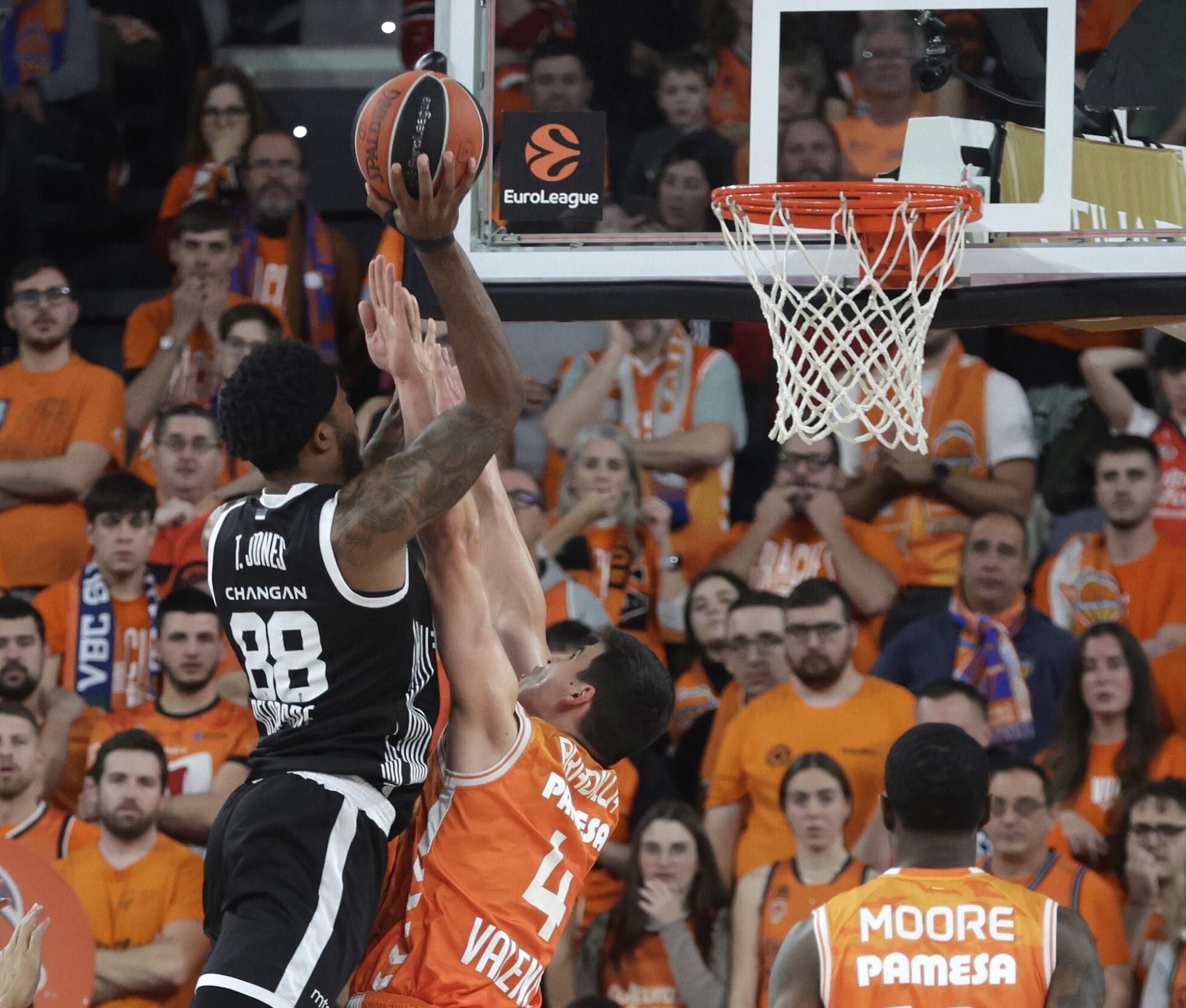 Partizan doživio novi poraz u Valensiji: Slom u završnici