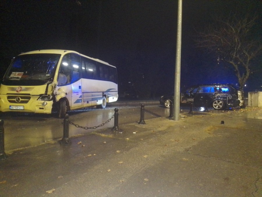 Saobraćajna nezgoda kod američke ambasade: Jedna osoba povrijeđena