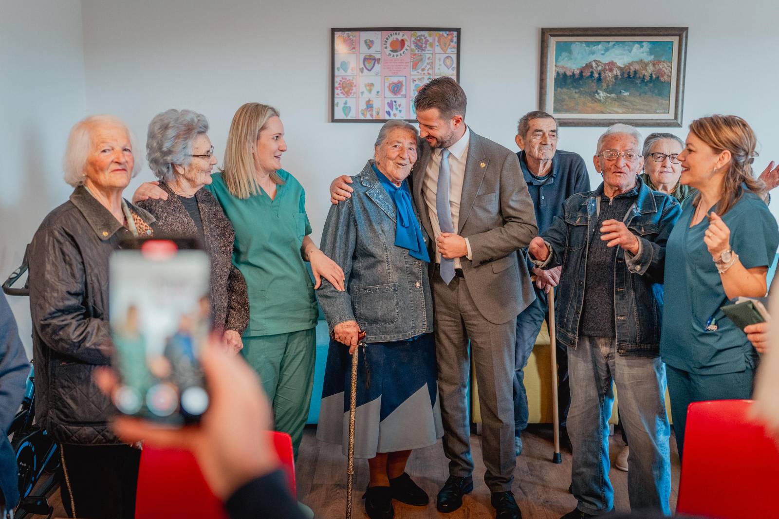 Starost kao Vrijeme Dostojanstva: Posjeta Milatovića Domu Starih u Podgorici