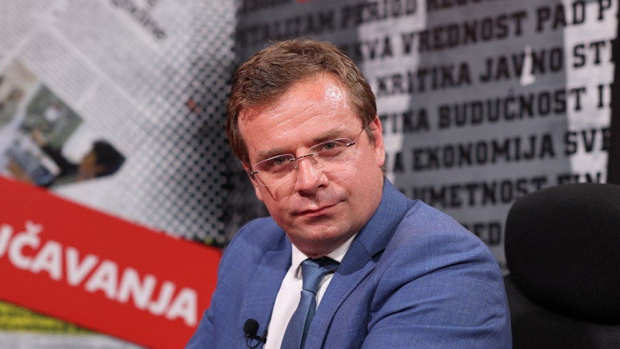 Uhapšen advokat zbog poziva na nasilnu promjenu vlasti u Srbiji