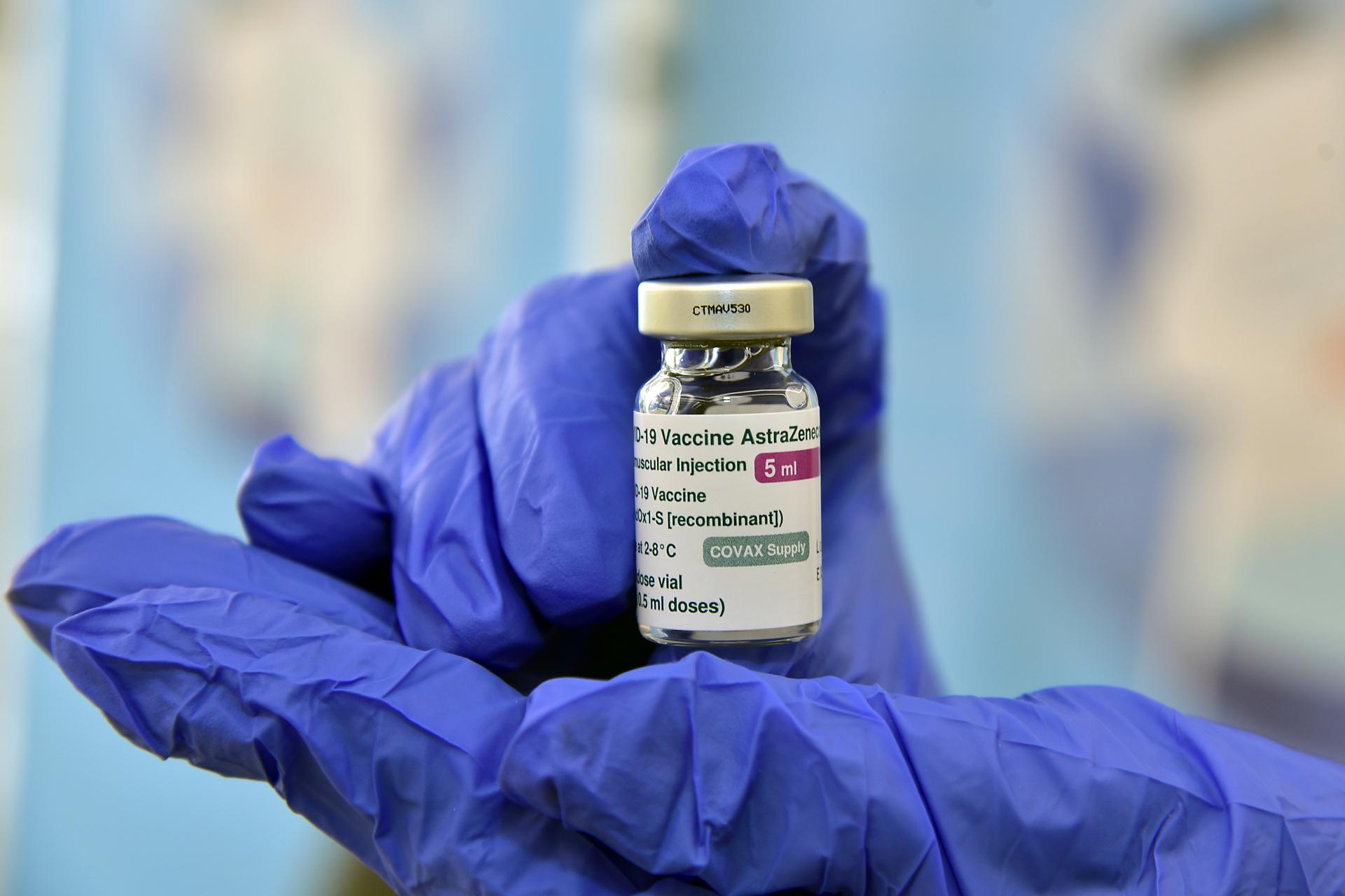 Astra Zeneka ostaje u upotrebi: Da li su srčana oboljenja razlog za zabrinutost?