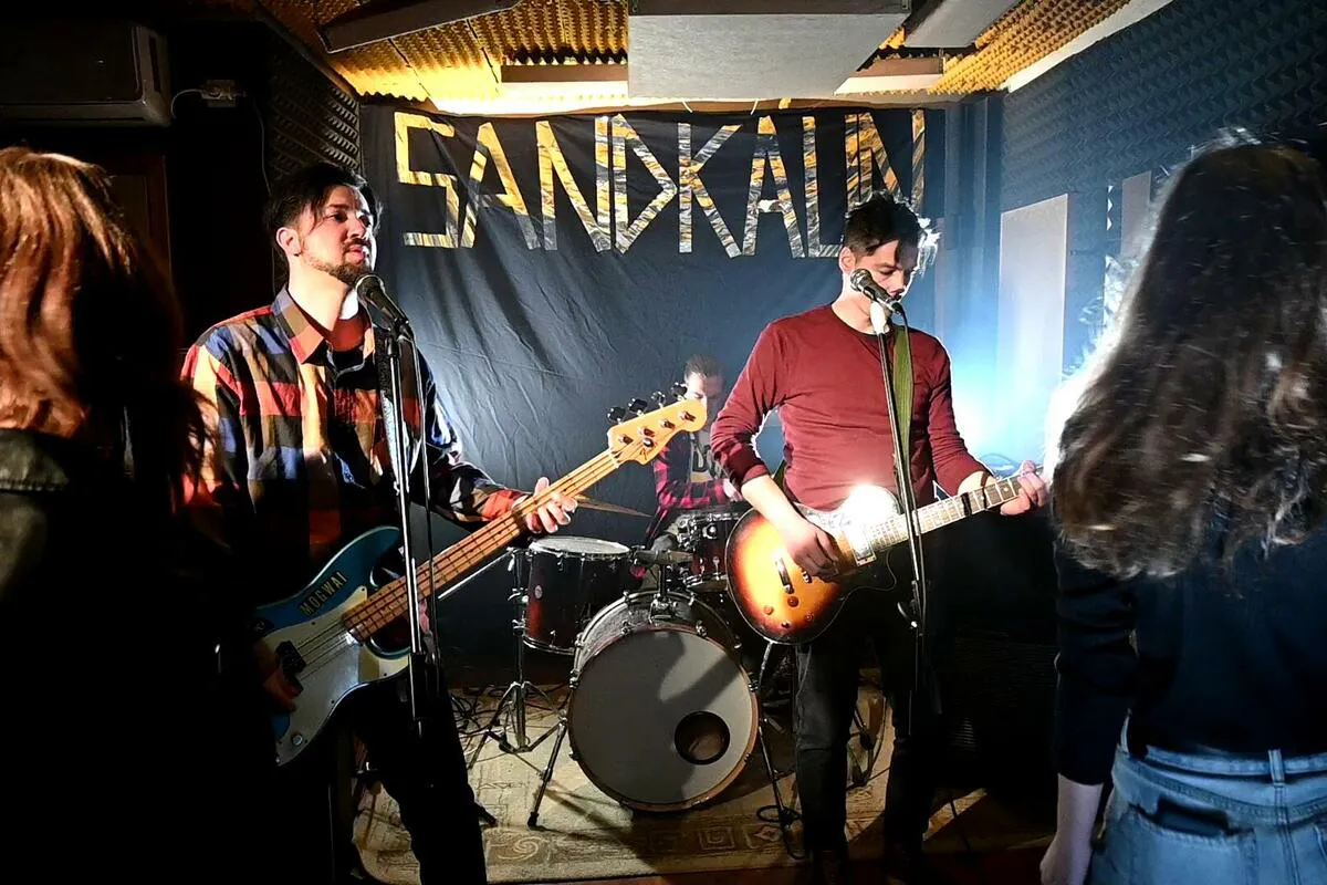 Bend 'Sandraun' predstavio novi spot za 'Silhouette in the Dark'