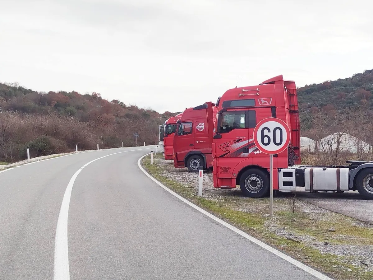 Blokada teretnog saobraćaja na granicama počela danas u Crnoj Gori