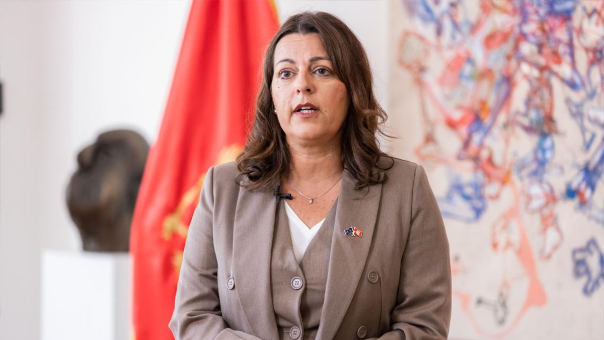 Božićne čestitke: Vujović poziva na zajedništvo i nove početke