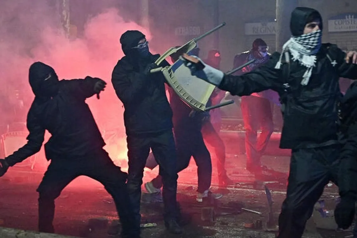 Brutalni sukobi u Torinu: Demonstranti napali policiju i novinare
