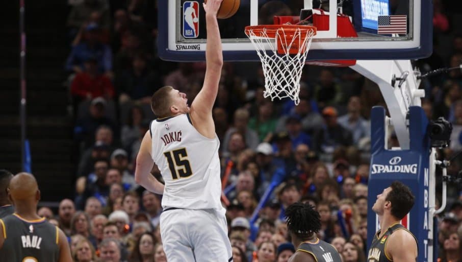 Denver bez Jokića savladao Milwaukee u uzbudljivoj završnici