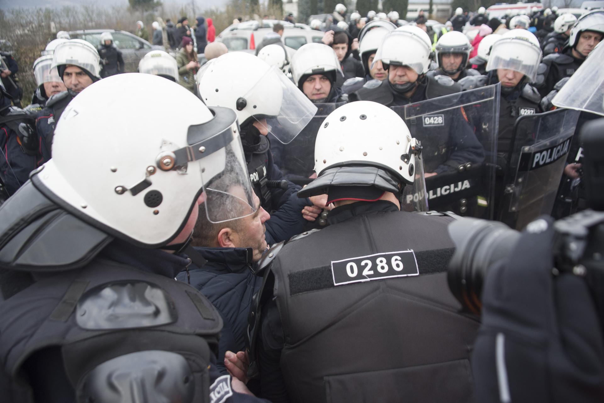 DNP poziva na hapšenje direktora Vodovoda zbog nasilja u Botunu