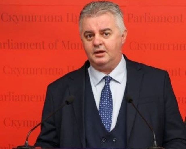 Drajan Bojović napustio funkcije u DNP-u, ostaje poslanik