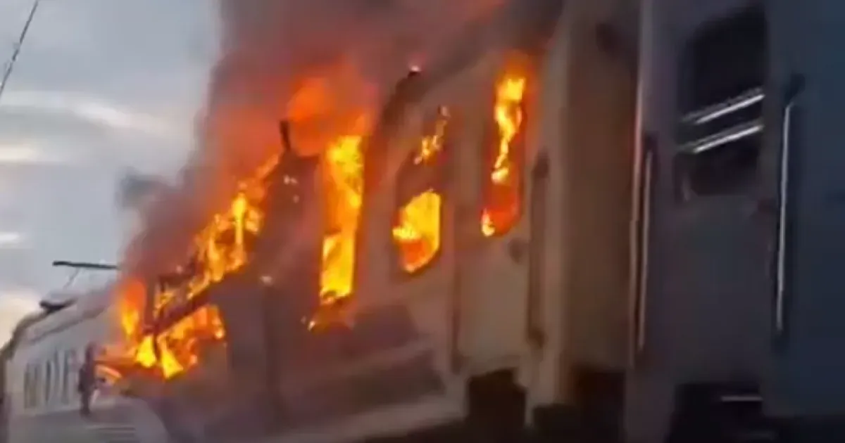 Dron pogodio putnički voz u Ukrajini, pet poginulih