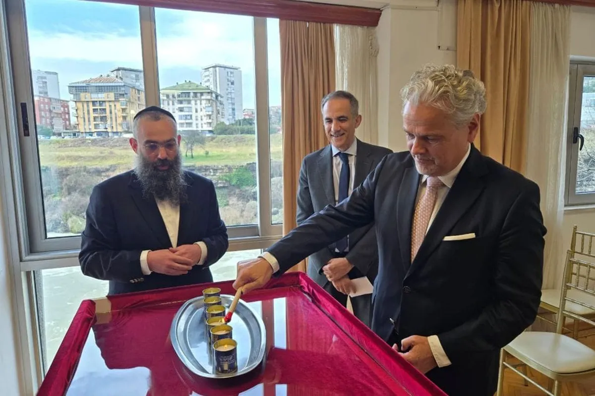 Edelkopf i Satler: Antisemitizam i govor mržnje neprihvatljivi