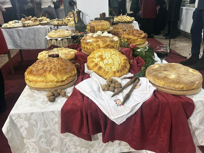Festival bожићног колача 'Чесница' u Gacku: Očuvanje tradicije
