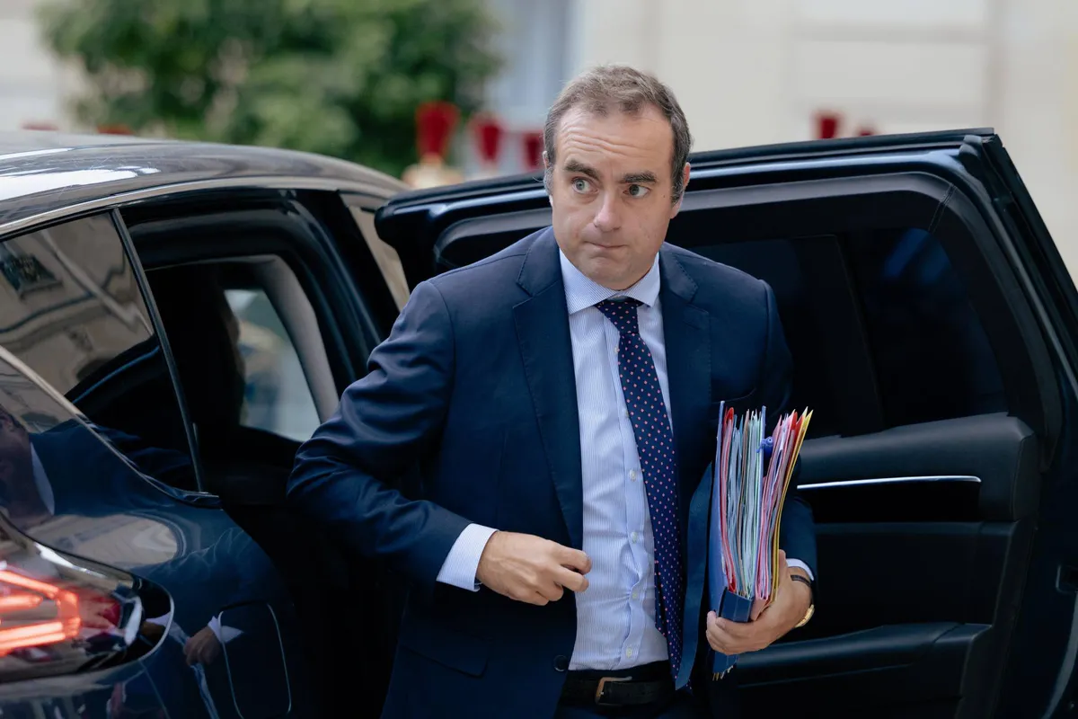 Francuski premijer planira malu rekonstrukciju vlade nakon budžeta