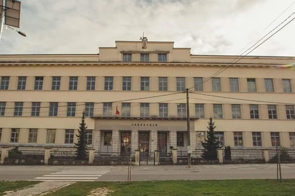 Gimnazija Cetinje: Upis i polemika o broju učenika