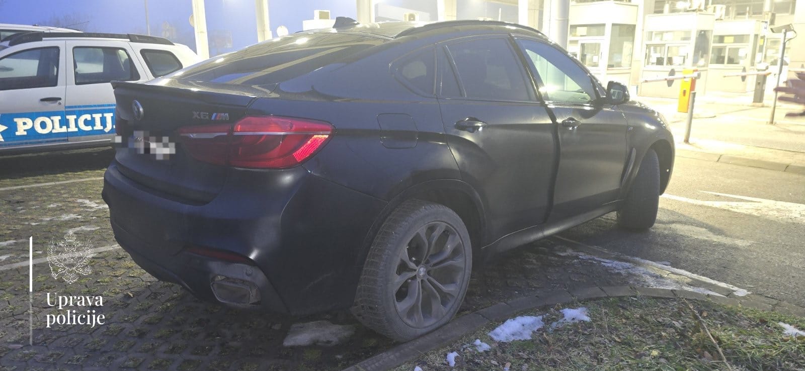 Granična policija oduzela ukradeni BMW X6 i uhapsila stranca