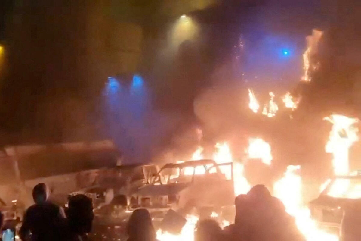 Iran pod pritiskom: Internet isključen usred masovnih protesta