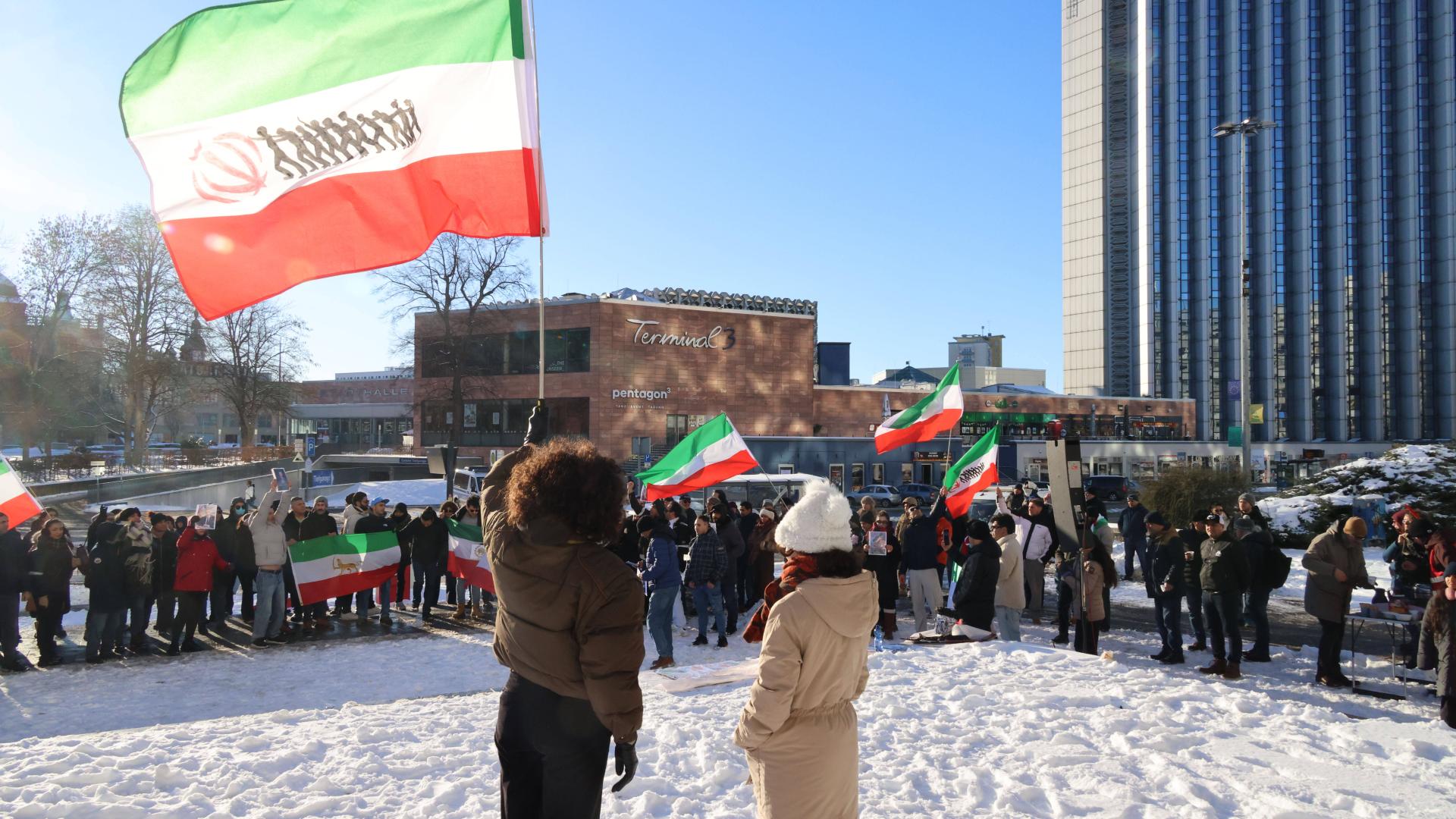 Italija i Poljska pozivaju svoje građane da napuste Iran zbog tenzija