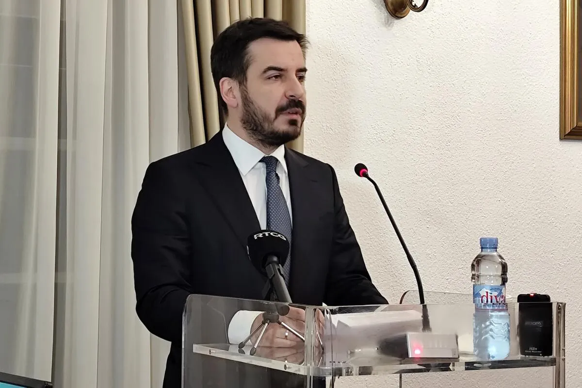 Jokić: Uozbiljite se, ovako kako radite ne valja nikome