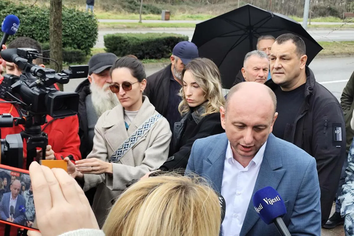 Knežević: Borićemo se za principe; Bećirović: Podržavamo partiju koja napušta vlast