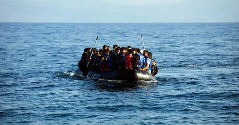 Kod Tunisa potonuo čamac sa migrantima, strahuje se za 50 osoba