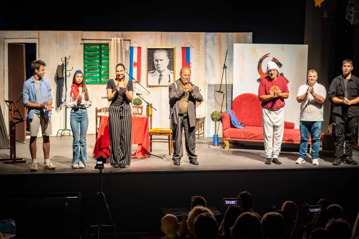 Kotorani predstava 'Oprosti, druže Stari' u Tivtu