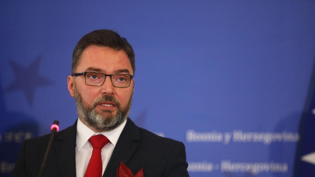 Kritike i savjeti oporbe: Šta donosi ćutanje?