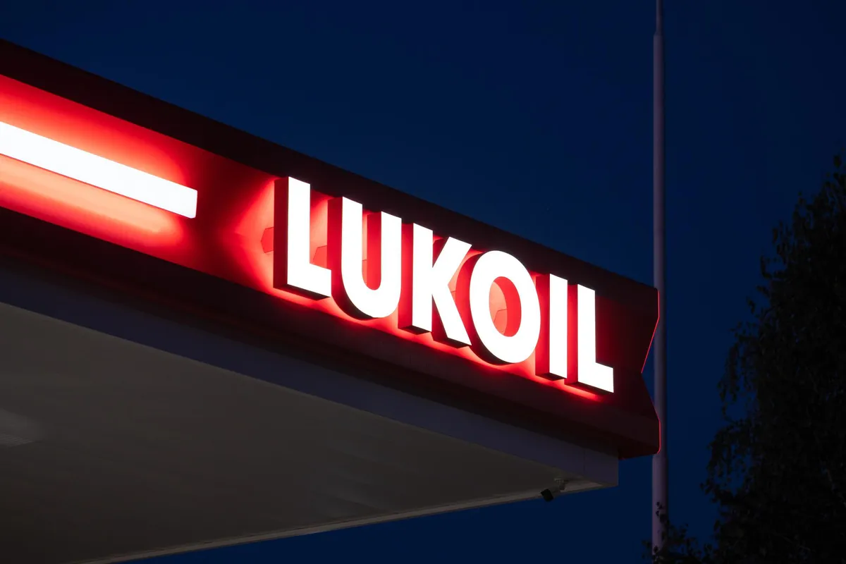 Lukoil prodaje imovinu u inostranstvu američkom Karlajlu