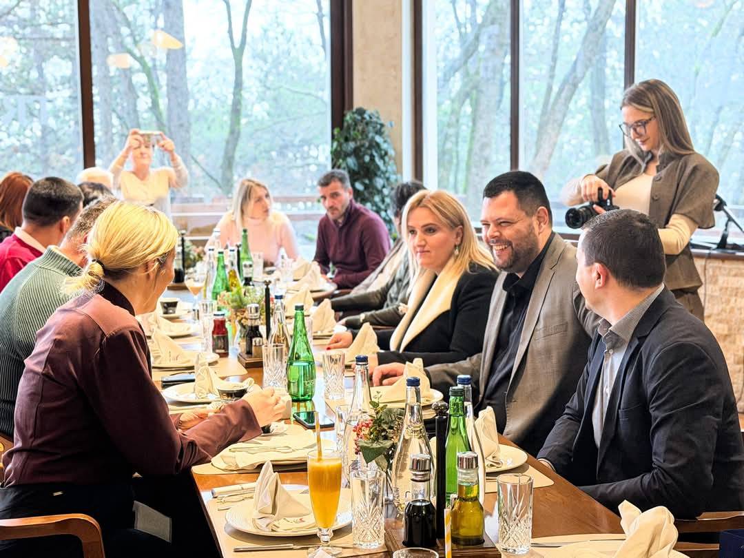 Nikšić proslavio Dan novinara uz radni doručak sa medijima