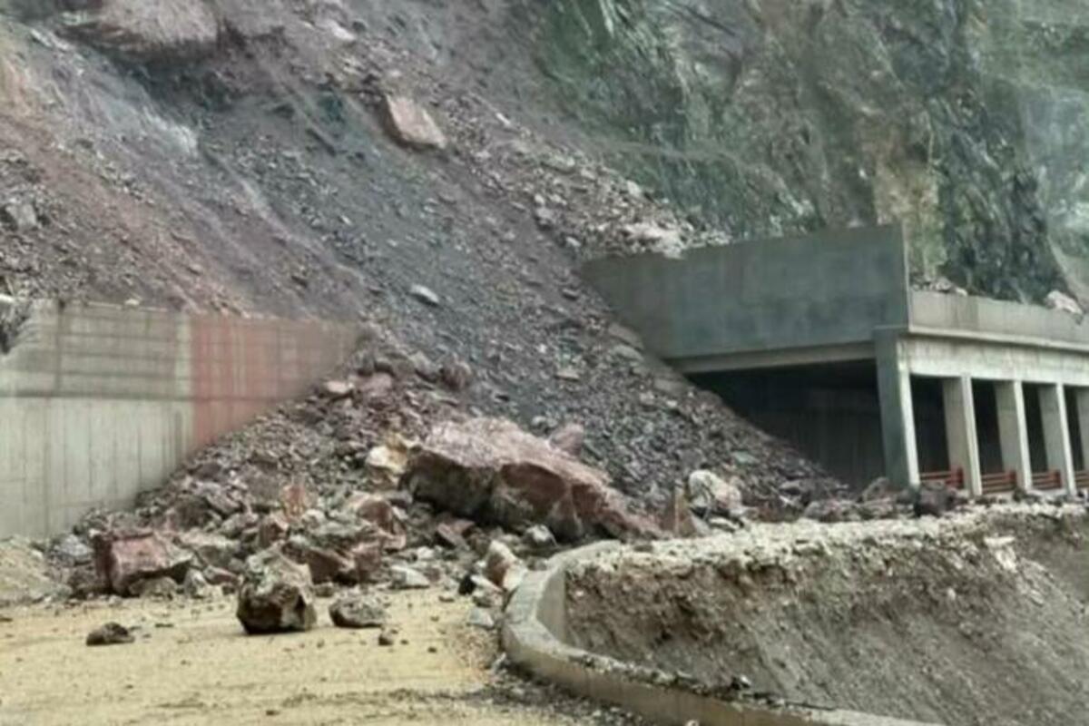 Obustava saobraćaja na putu Đurđevića Tara - Mojkovac zbog odrona