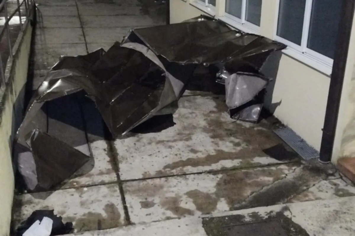 Olujni vjetar i kiša izazvali poplavu u školama u Kotoru