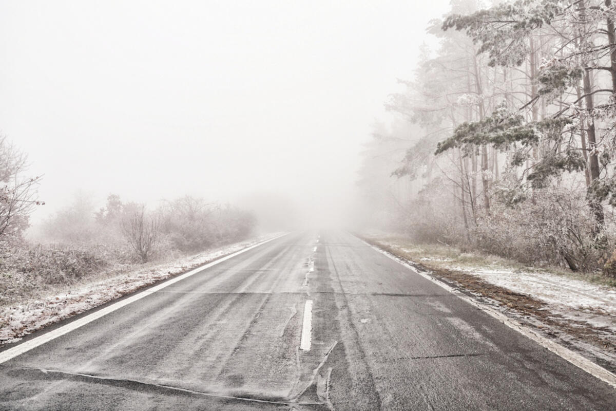 Oprez na sjeveru Crne Gore: Snijeg stvara probleme u saobraćaju