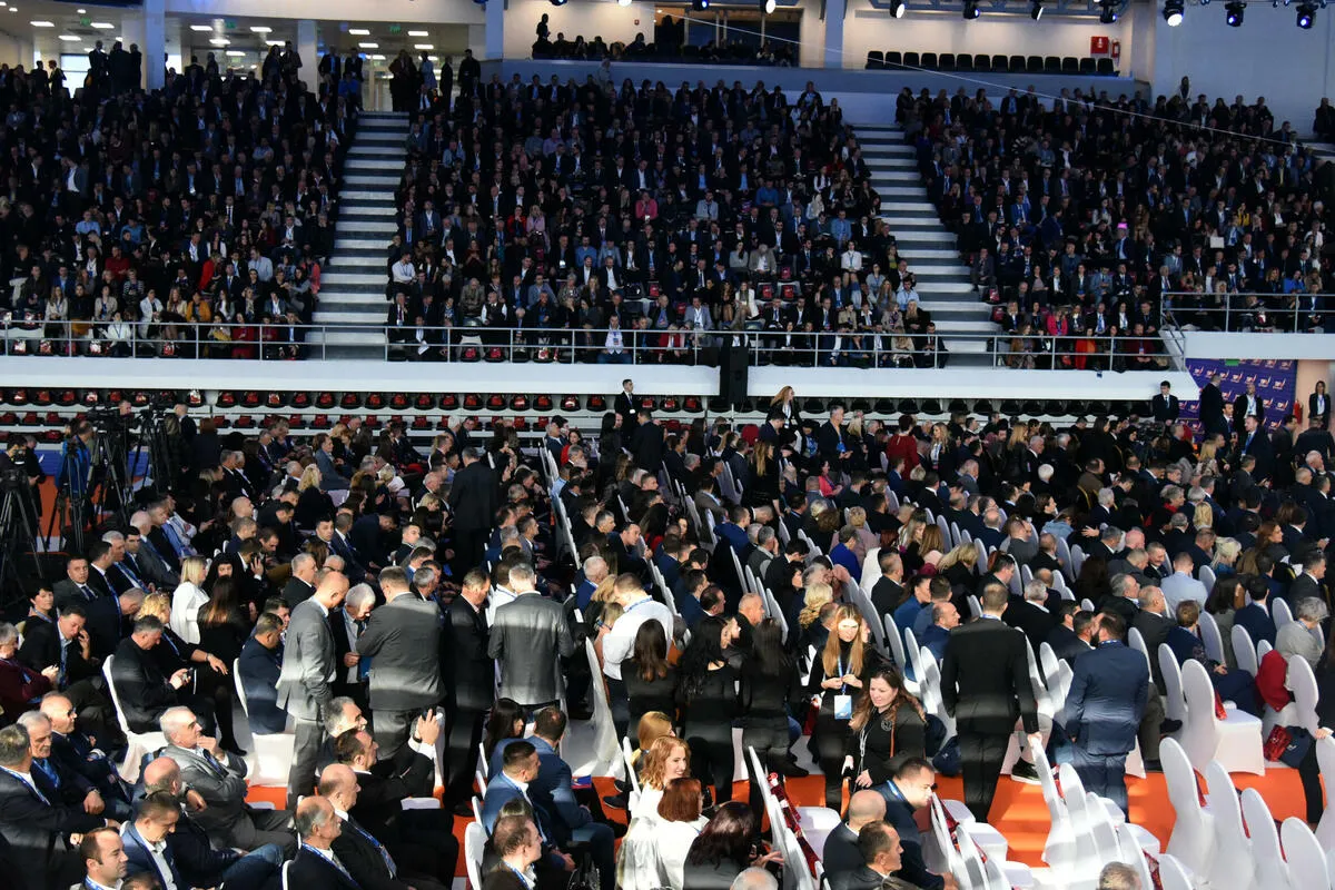 Partije ne kontrolišu članstvo: Kontroverze o prijemu članova