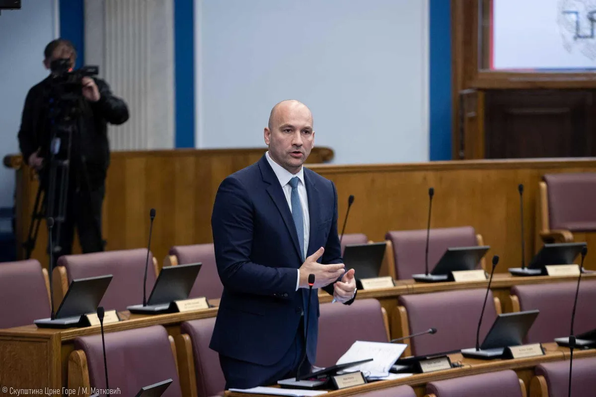 PES podnio zahtjev za vanrednu sjednicu o neradnoj nedjelji