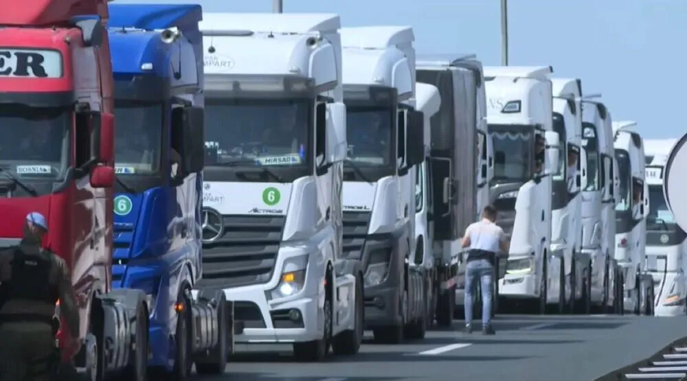 Peti dan protesta prevoznika: Blokirani granični prelazi u Srbiji i BiH