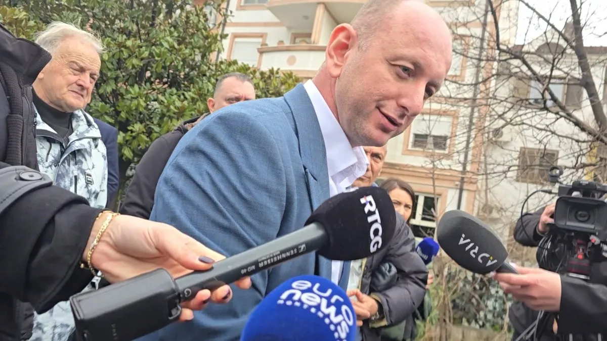 Počela sjednica Predsjedništva DNP-a; Knežević poručuje: Držimo riječ