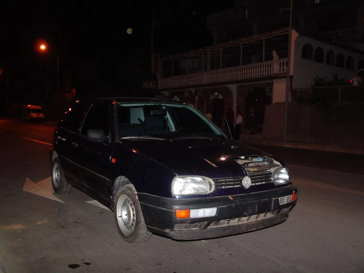 Poražavajuće postupanje policije: 'Golf' iz kojeg je pucano na Jovanovića ostavljen bez zaštite