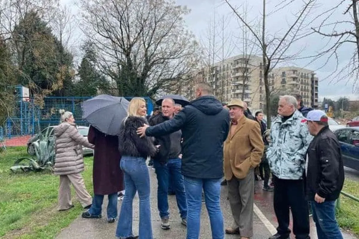 Pristalice DNP-a okupile se da pruže podršku zahtjevima partije