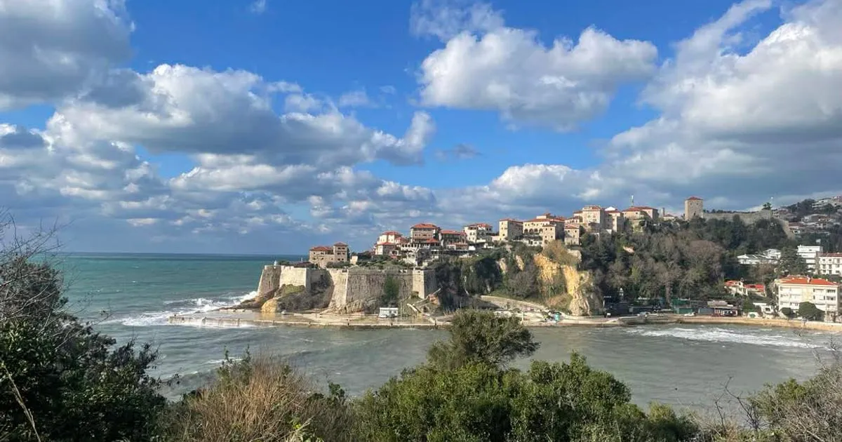 Promjenljivo oblačan dan uz sunce na jugu Crne Gore