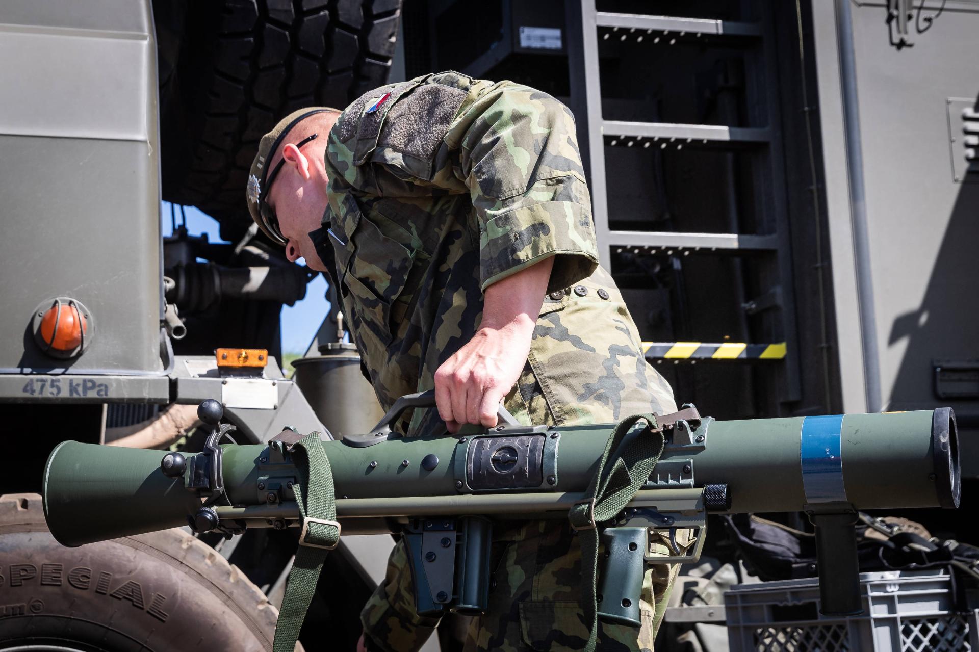 Slovačka obustavlja vojnu pomoć Ukrajini: Novi izazovi na horizontu