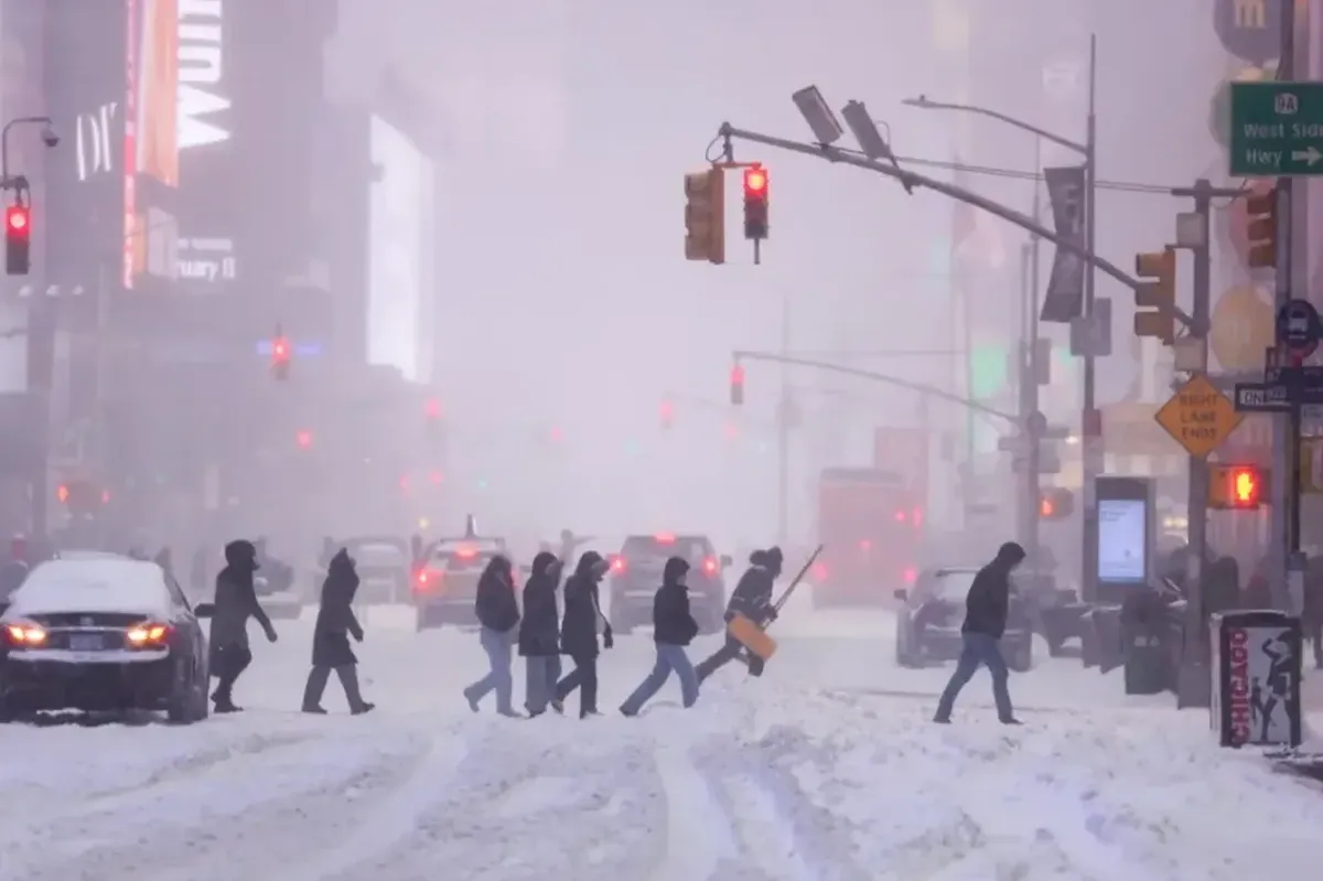Smrtonosna oluja u SAD-u odnijela 18 života, otkazano 20 hiljada letova