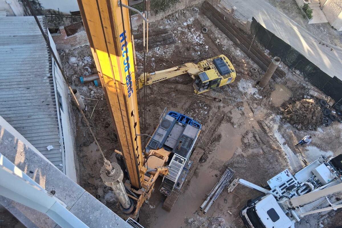 Stanari u Budvi strahuju za sigurnost zgrade zbog dubokih iskopa