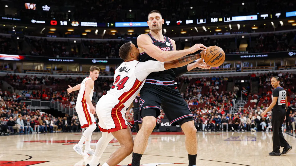 Tijesna pobjeda Majamija nad Čikagom, Vučević dabl-dabl