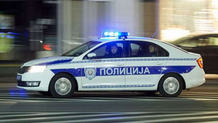 Tragičan incident na Zvezdari: Maloljetnik ranio sebe i ukućane