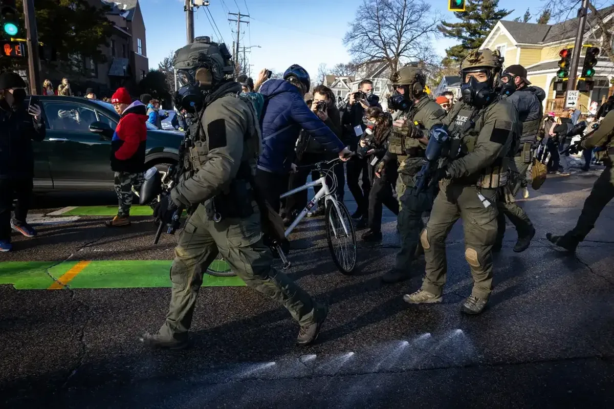 Tramp šalje Toma Homana u Minesotu usred protesta