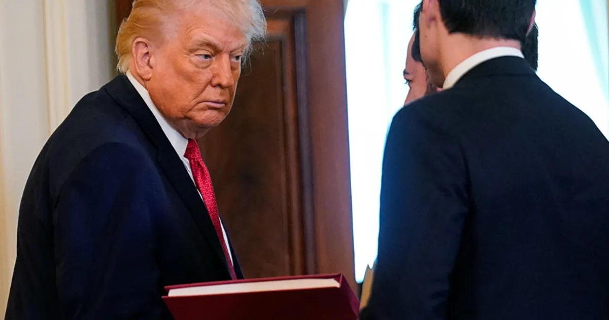 Tramp zaprijetio novim carinama i oduzimanjem sertifikata kanadskim avionima