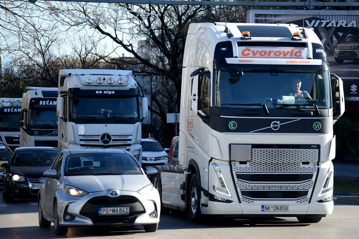 U podne blokada granica i Luke Bar zbog protesta prevoznika